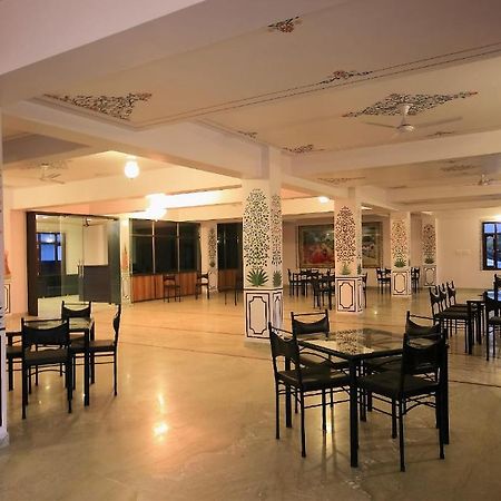 Hotel Devi Palace Udaipur Exterior photo